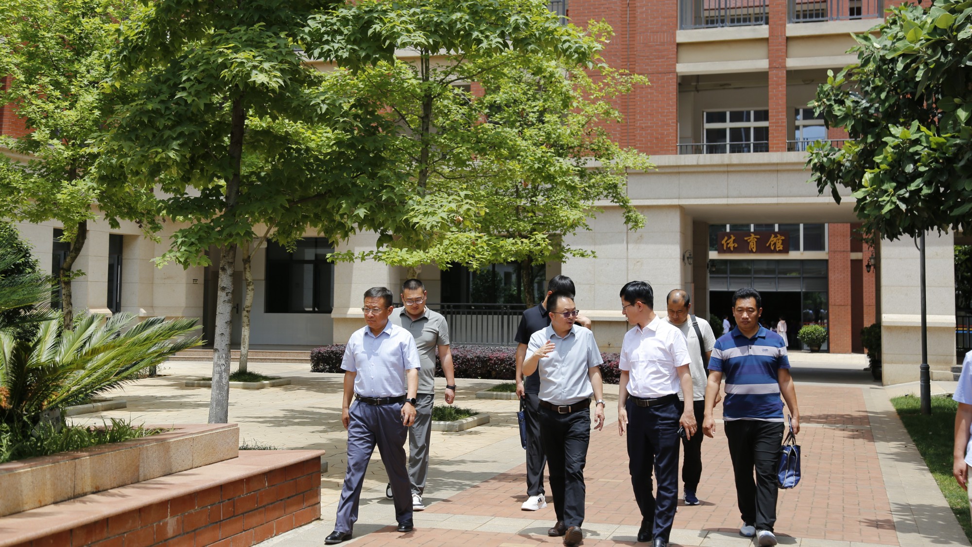 1748488077133023040.jpg 2.jpg